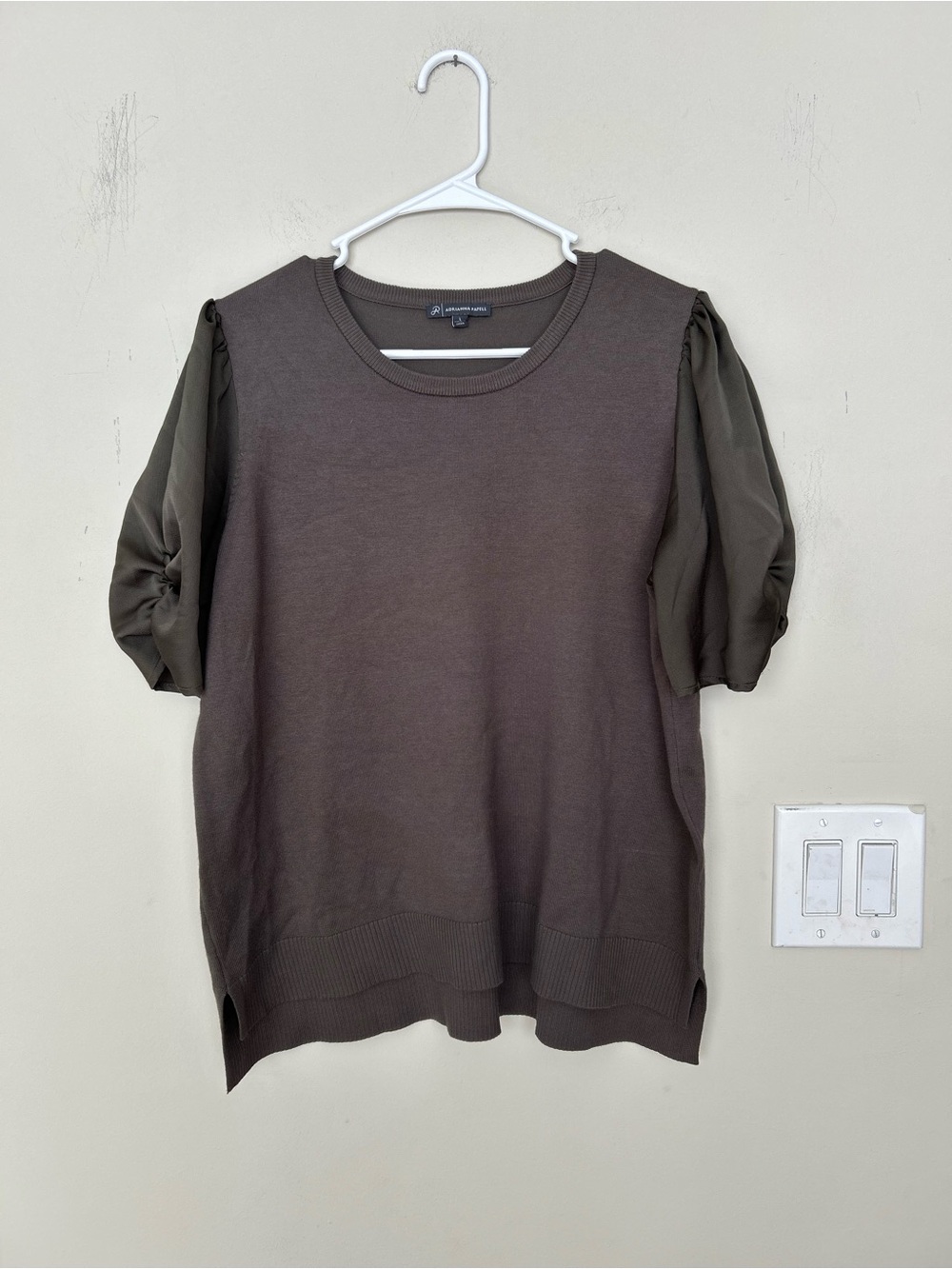 Adrianna Papell  Knit Top in olive color, puff gathered sleeves size Large